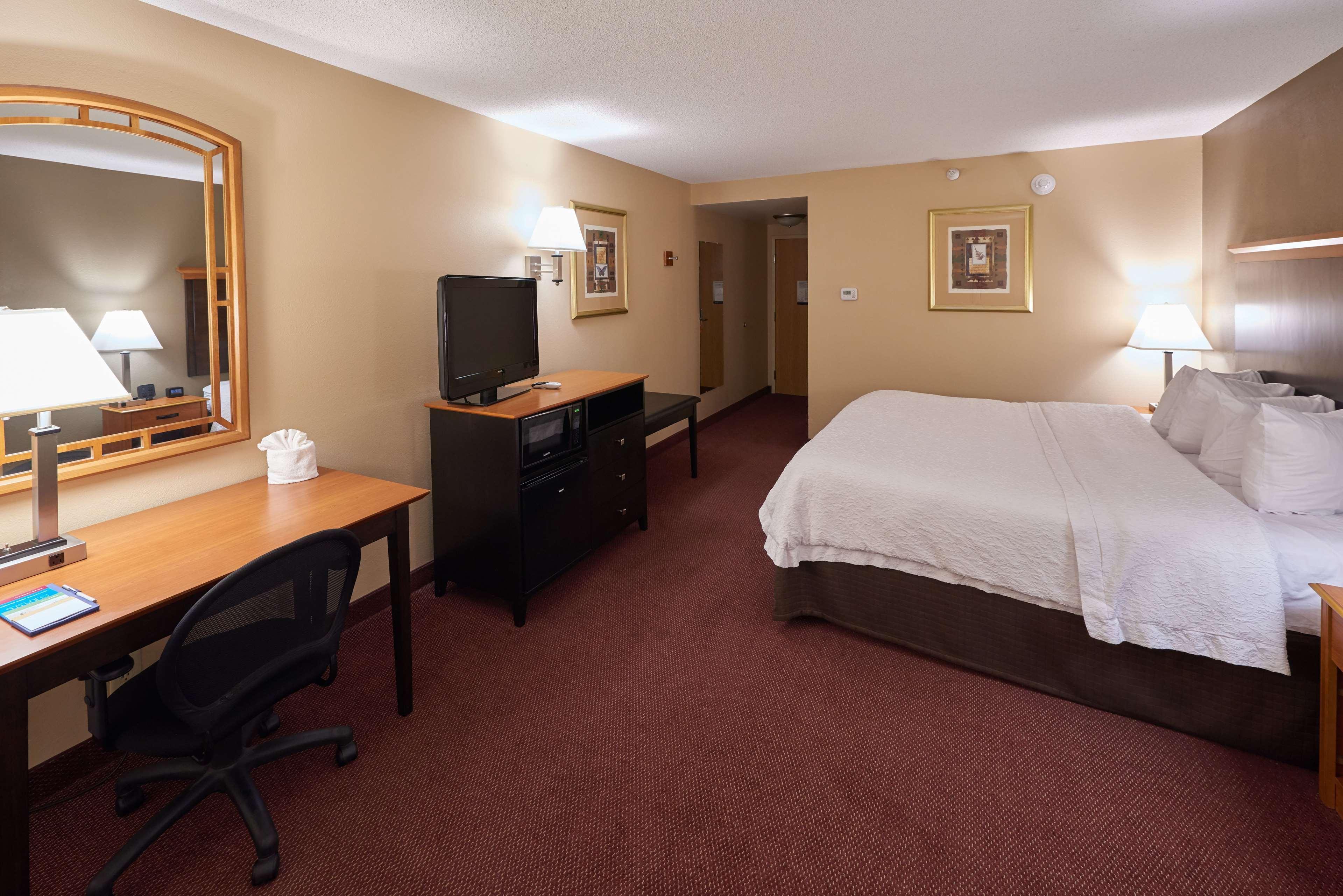 Hampton Inn Massillon Exterior foto