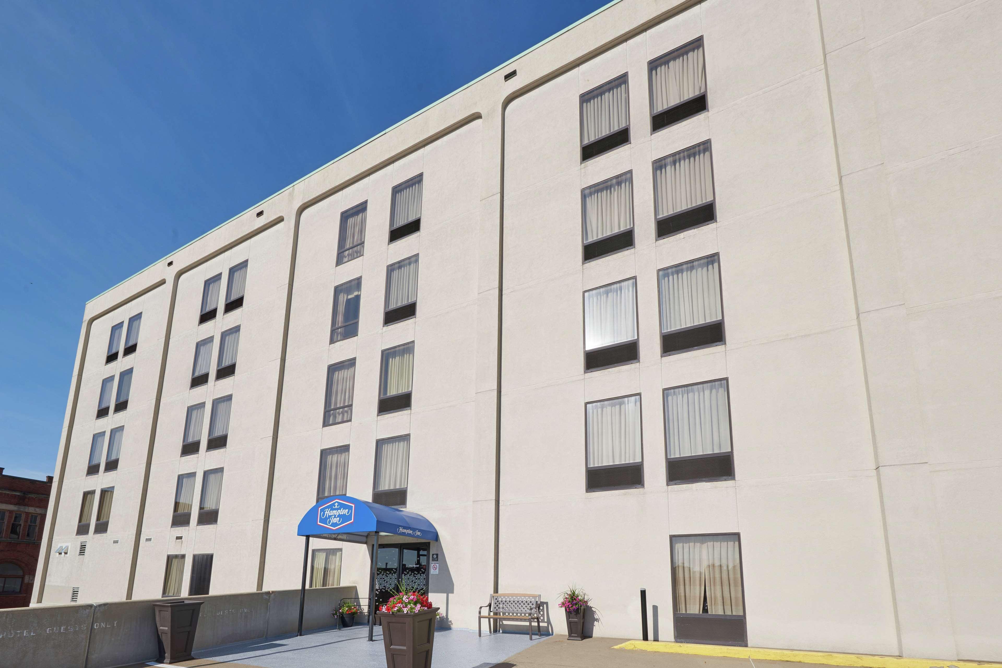 Hampton Inn Massillon Exterior foto