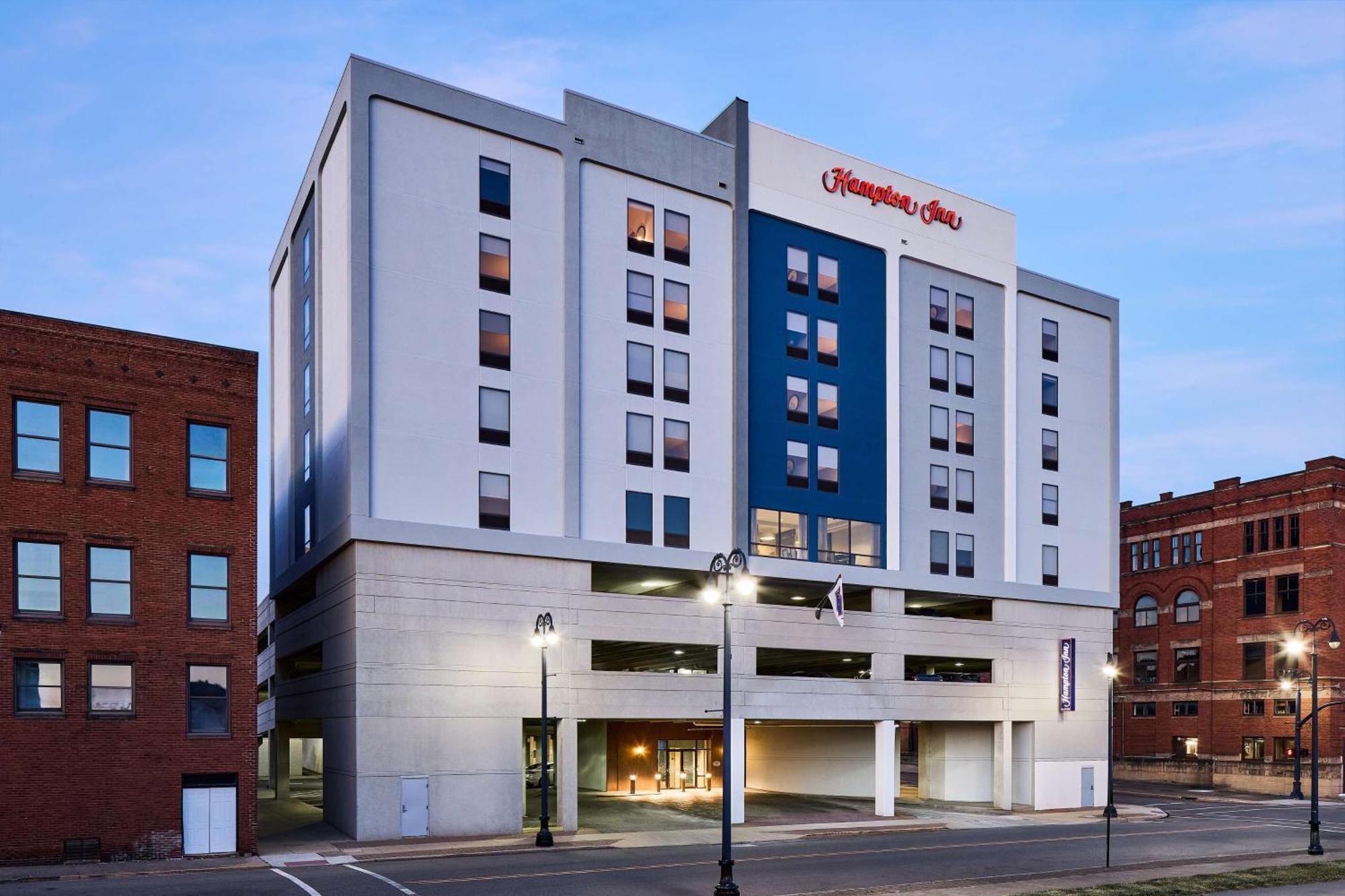 Hampton Inn Massillon Exterior foto